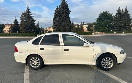 Opel Vectra B рестайлинг, 2000 год, 300 000 рублей, 4 фотография