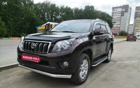 Toyota Land Cruiser Prado 150 рестайлинг 2, 2011 год, 3 500 000 рублей, 2 фотография