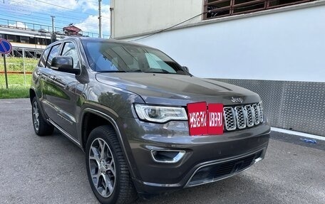Jeep Grand Cherokee, 2018 год, 3 800 000 рублей, 2 фотография