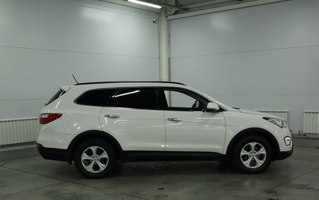 Hyundai Santa Fe III рестайлинг, 2014 год, 2 010 000 рублей, 2 фотография