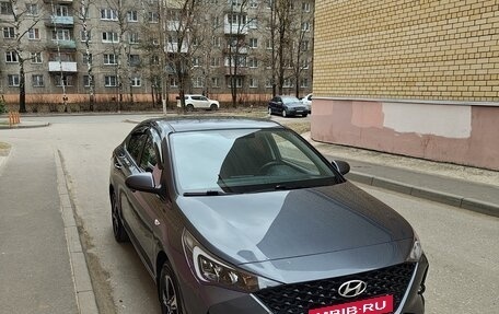 Hyundai Solaris II рестайлинг, 2021 год, 1 770 000 рублей, 2 фотография
