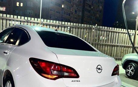 Opel Astra J, 2013 год, 990 000 рублей, 9 фотография