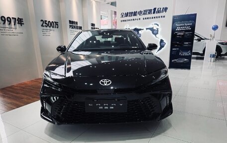 Toyota Camry, 2024 год, 3 300 000 рублей, 4 фотография