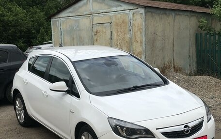 Opel Astra J, 2011 год, 699 000 рублей, 3 фотография