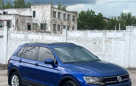 Volkswagen Tiguan II, 2018 год, 2 200 000 рублей, 2 фотография