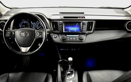 Toyota RAV4, 2017 год, 2 450 000 рублей, 7 фотография