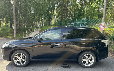 Mitsubishi Outlander III рестайлинг 3, 2013 год, 1 850 000 рублей, 6 фотография