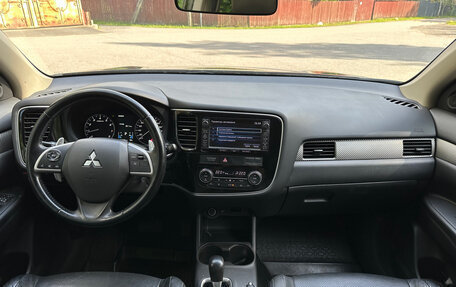 Mitsubishi Outlander III рестайлинг 3, 2013 год, 1 850 000 рублей, 12 фотография