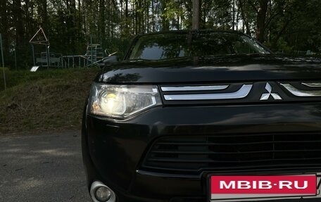 Mitsubishi Outlander III рестайлинг 3, 2013 год, 1 850 000 рублей, 25 фотография