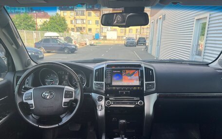 Toyota Land Cruiser 200, 2014 год, 4 796 000 рублей, 8 фотография