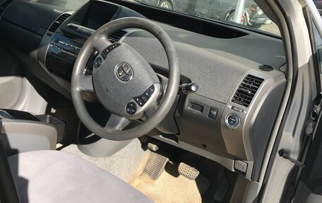 Toyota Prius, 2009 год, 680 000 рублей, 4 фотография