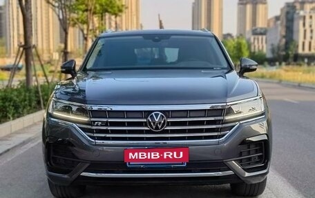 Volkswagen Touareg III, 2021 год, 5 370 999 рублей, 2 фотография