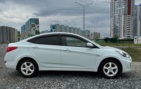 Hyundai Solaris II рестайлинг, 2012 год, 980 000 рублей, 4 фотография