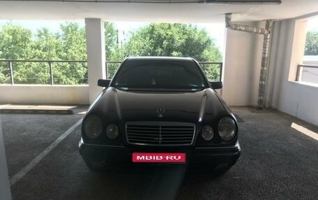 Mercedes-Benz E-Класс, 1996 год, 500 000 рублей, 1 фотография