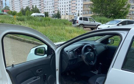 Renault Logan II, 2016 год, 680 000 рублей, 16 фотография