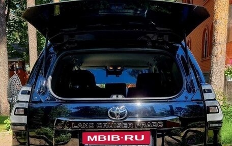Toyota Land Cruiser Prado 150 рестайлинг 2, 2020 год, 7 750 000 рублей, 8 фотография