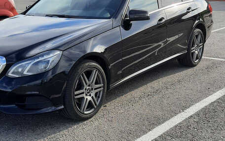 Mercedes-Benz E-Класс, 2015 год, 2 200 000 рублей, 10 фотография