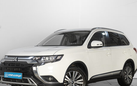 Mitsubishi Outlander III рестайлинг 3, 2019 год, 2 499 000 рублей, 3 фотография