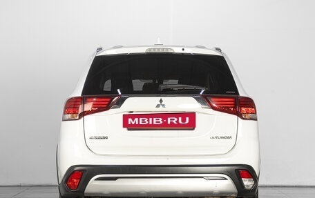 Mitsubishi Outlander III рестайлинг 3, 2019 год, 2 499 000 рублей, 5 фотография