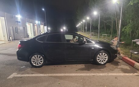 Opel Astra J, 2014 год, 800 000 рублей, 2 фотография