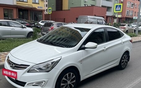 Hyundai Solaris II рестайлинг, 2016 год, 1 350 000 рублей, 3 фотография