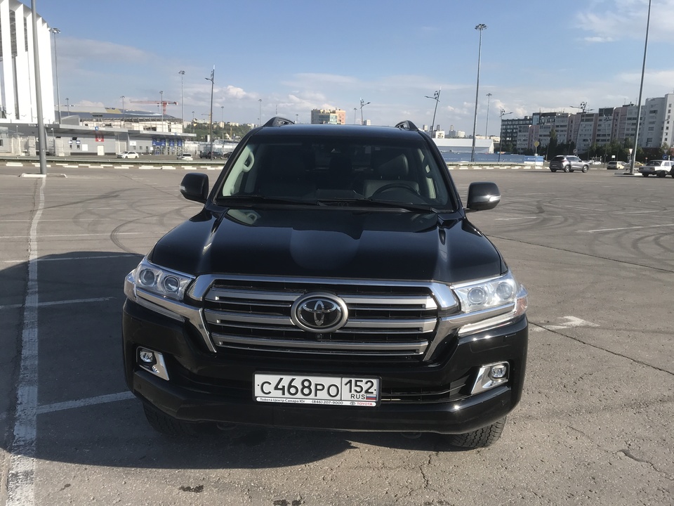 Toyota Land Cruiser 200 рестайлинг 2, 2020 год, 9 800 000 рублей, 2 фотография