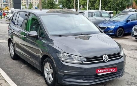Volkswagen Touran III, 2019 год, 1 849 000 рублей, 2 фотография