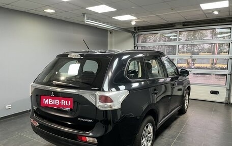 Mitsubishi Outlander III рестайлинг 3, 2012 год, 1 679 000 рублей, 4 фотография