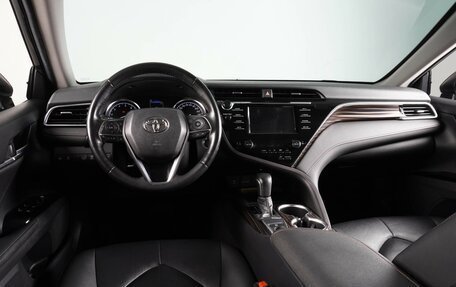 Toyota Camry, 2019 год, 2 899 000 рублей, 6 фотография