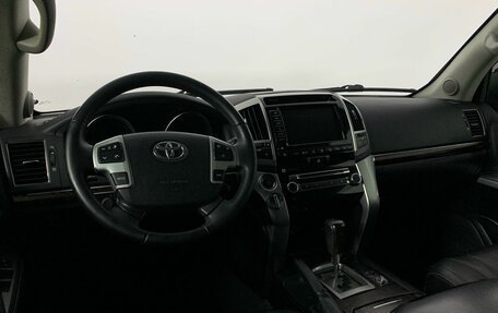 Toyota Land Cruiser 200, 2013 год, 4 279 000 рублей, 21 фотография