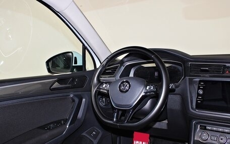 Volkswagen Tiguan II, 2018 год, 2 497 000 рублей, 12 фотография