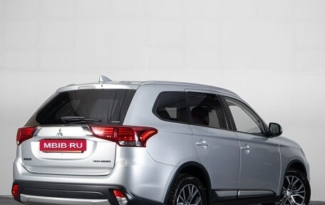 Mitsubishi Outlander III рестайлинг 3, 2018 год, 2 249 000 рублей, 5 фотография