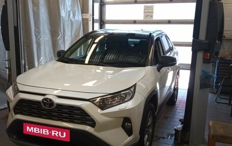 Toyota RAV4, 2020 год, 3 067 140 рублей, 2 фотография