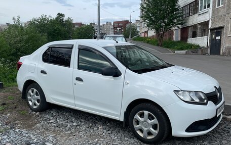 Renault Logan II, 2017 год, 790 000 рублей, 2 фотография