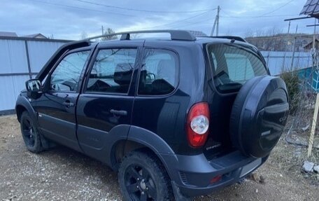 Chevrolet Niva I рестайлинг, 2017 год, 830 000 рублей, 5 фотография