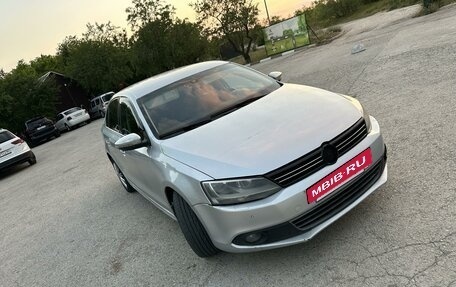 Volkswagen Jetta VI, 2013 год, 600 000 рублей, 4 фотография