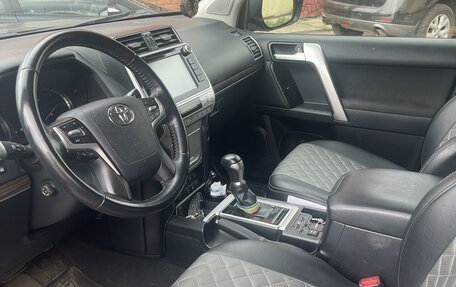 Toyota Land Cruiser Prado 150 рестайлинг 2, 2019 год, 5 690 000 рублей, 6 фотография