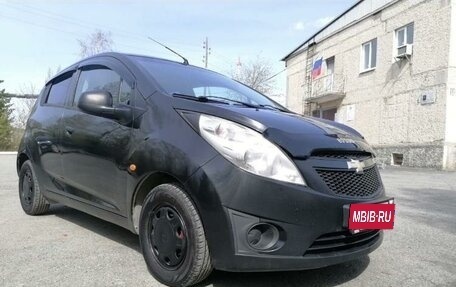 Chevrolet Spark III, 2011 год, 550 000 рублей, 2 фотография