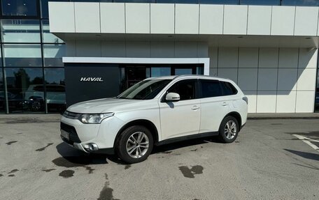 Mitsubishi Outlander III рестайлинг 3, 2014 год, 1 149 000 рублей, 1 фотография