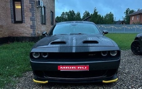 Dodge Challenger III рестайлинг 2, 2016 год, 5 000 000 рублей, 4 фотография