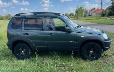 Chevrolet Niva I рестайлинг, 2015 год, 930 000 рублей, 8 фотография