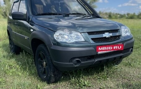 Chevrolet Niva I рестайлинг, 2015 год, 930 000 рублей, 2 фотография