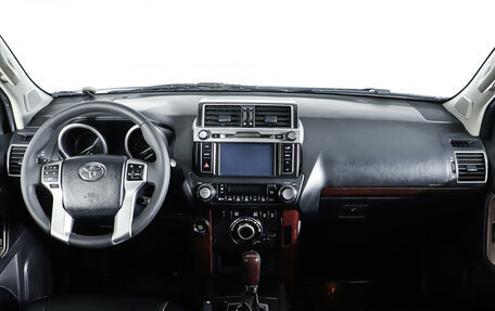 Toyota Land Cruiser Prado 150 рестайлинг 2, 2013 год, 3 698 000 рублей, 13 фотография
