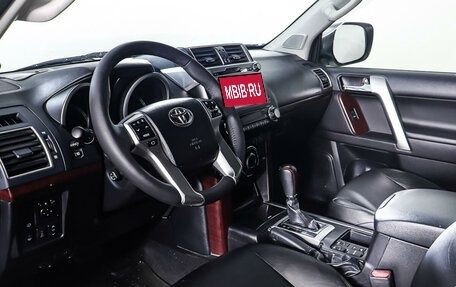 Toyota Land Cruiser Prado 150 рестайлинг 2, 2013 год, 3 698 000 рублей, 15 фотография