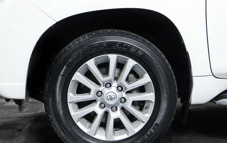 Toyota Land Cruiser Prado 150 рестайлинг 2, 2013 год, 3 698 000 рублей, 30 фотография
