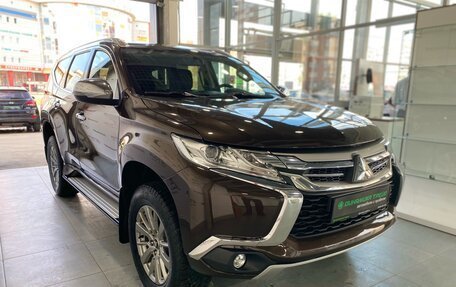 Mitsubishi Pajero Sport III рестайлинг, 2018 год, 3 090 000 рублей, 3 фотография