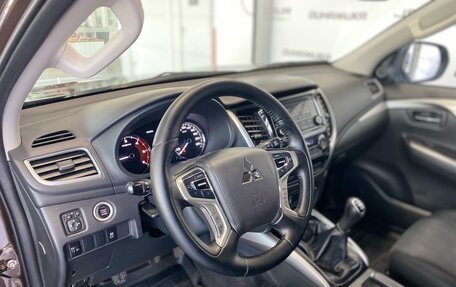 Mitsubishi Pajero Sport III рестайлинг, 2018 год, 3 090 000 рублей, 7 фотография