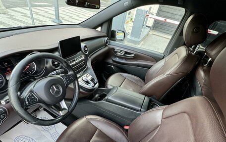 Mercedes-Benz V-Класс, 2017 год, 4 500 000 рублей, 12 фотография