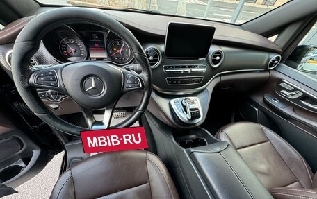 Mercedes-Benz V-Класс, 2017 год, 4 500 000 рублей, 13 фотография