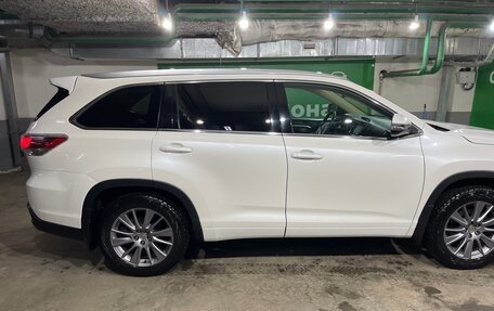 Toyota Highlander III, 2014 год, 2 650 000 рублей, 8 фотография